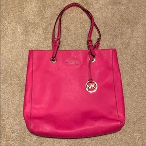 🌺 Beautiful Hot Pink Michael Kors purse/tote 🌺